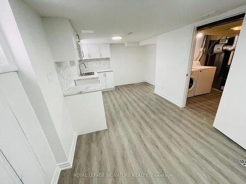 Lower-71 Shangarry Dr, Toronto, ON - Indoor Photo Showing Kitchen