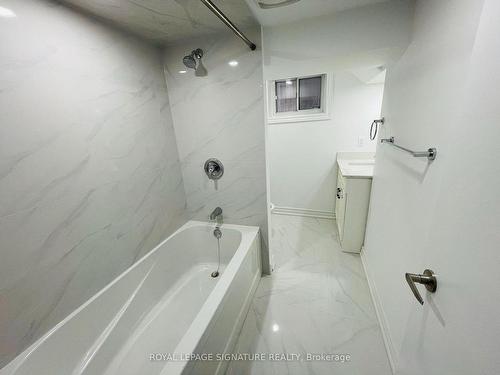Lower-71 Shangarry Dr, Toronto, ON - Indoor Photo Showing Bathroom