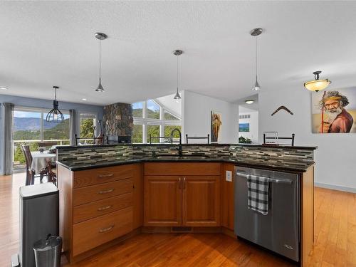2598 Islandview Road, Blind Bay, BC - Indoor Photo Showing Kitchen With Double Sink