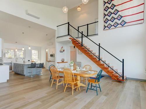 6131 Seymoure Lane, Peachland, BC - Indoor Photo Showing Dining Room