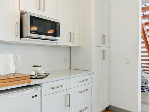 6131 Seymoure Lane, Peachland, BC - Indoor Photo Showing Kitchen