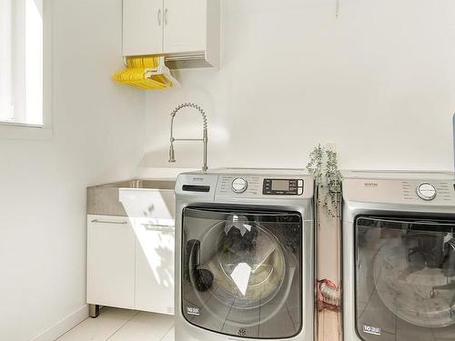6131 Seymoure Lane, Peachland, BC - Indoor Photo Showing Laundry Room