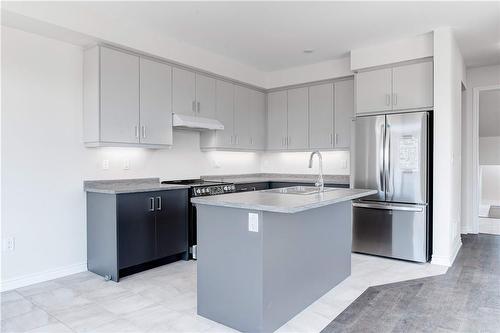 Kitchen - 419 Vanilla Trail, Thorold, ON - Indoor Photo Showing Kitchen With Stainless Steel Kitchen With Upgraded Kitchen