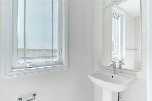 Main Floor - 2PC Bath - 419 Vanilla Trail, Thorold, ON - Indoor Photo Showing Bathroom