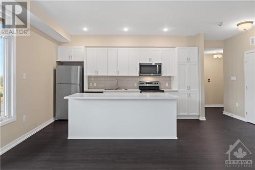 225 Citiplace Drive Unit#G, Ottawa, ON - Indoor Photo Showing Kitchen