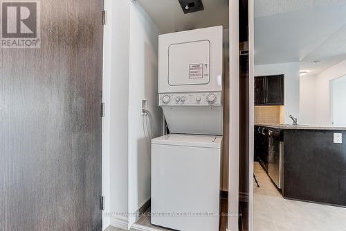 Ph15 - 25 Lower Simcoe Street, Toronto, ON - Indoor Photo Showing Laundry Room