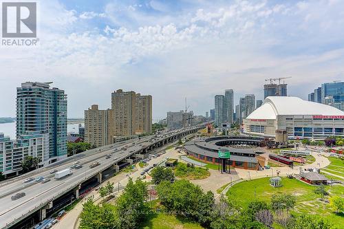 Ph15 - 25 Lower Simcoe Street, Toronto, ON - Outdoor With View