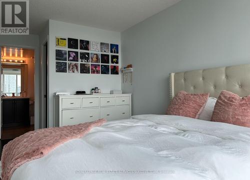 Ph15 - 25 Lower Simcoe Street, Toronto, ON - Indoor Photo Showing Bedroom