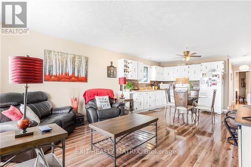 300 St Joseph Street, Alfred & Plantagenet, ON - Indoor Photo Showing Living Room