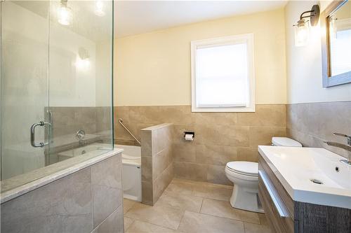 521 South Pelham Road|Unit #Lower, Welland, ON - Indoor Photo Showing Bathroom