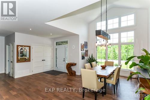 1579 Rollin Road, Clarence-Rockland, ON - Indoor Photo Showing Dining Room