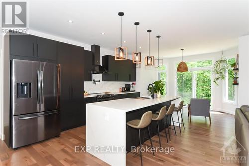 1579 Rollin Road, Clarence-Rockland, ON - Indoor Photo Showing Kitchen With Upgraded Kitchen