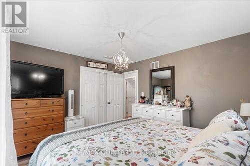 71 London Avenue, Prince Edward County (Picton), ON - Indoor Photo Showing Bedroom