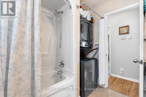 71 London Avenue, Prince Edward County (Picton), ON - Indoor Photo Showing Bathroom