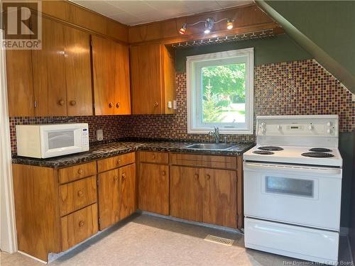 28 De L'Eglise, Bouctouche, NB - Indoor Photo Showing Kitchen