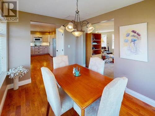 8226 Centennial Drive, Powell River, BC - Indoor Photo Showing Dining Room