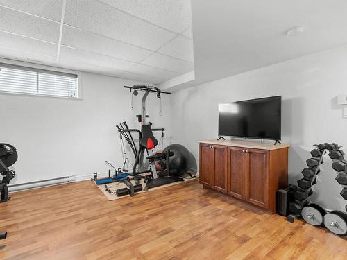 Salle familiale - 6 Rue Des Seigneurs, Lévis (Les Chutes-De-La-Chaudière-Est), QC - Indoor Photo Showing Gym Room