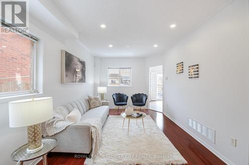 39 Culture Crescent, Brampton (Fletcher'S Creek Village), ON - Indoor Photo Showing Living Room