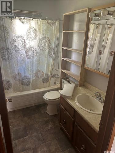 201 Benson Avenue, Pangman, SK - Indoor Photo Showing Bathroom