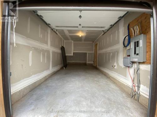 37 - 270 Melvin Avenue, Hamilton, ON - Indoor Photo Showing Garage