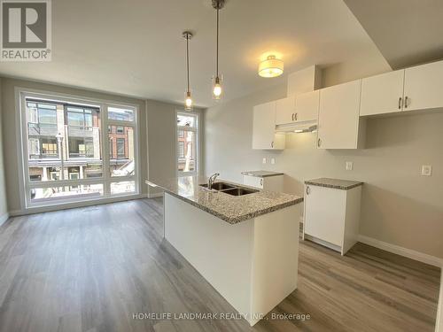 37 - 270 Melvin Avenue, Hamilton, ON - Indoor Photo Showing Kitchen With Double Sink With Upgraded Kitchen