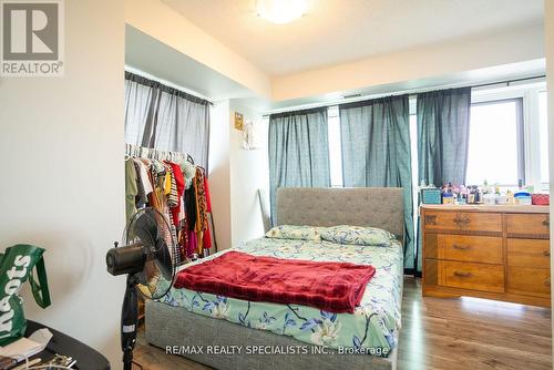 1603 - 215 Queen Street E, Brampton (Queen Street Corridor), ON - Indoor Photo Showing Bedroom