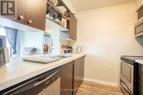 1603 - 215 Queen Street E, Brampton (Queen Street Corridor), ON - Indoor Photo Showing Kitchen