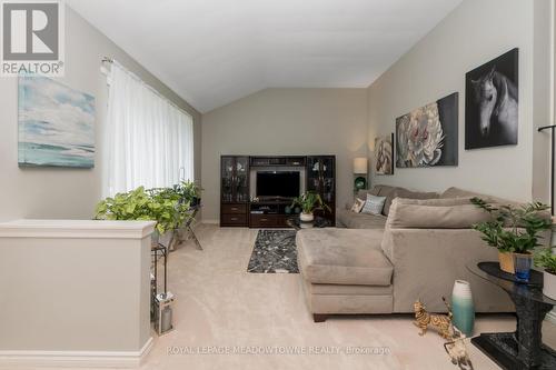 164 Prince Charles Drive, Halton Hills, ON - Indoor Photo Showing Living Room