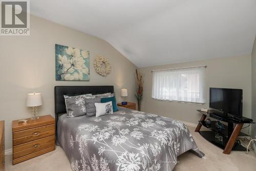 164 Prince Charles Drive, Halton Hills, ON - Indoor Photo Showing Bedroom