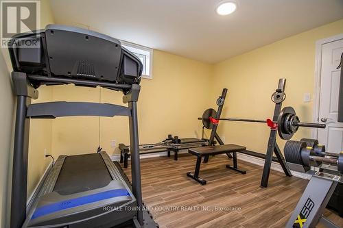 32 Broad Street, Kawartha Lakes, ON - Indoor Photo Showing Gym Room