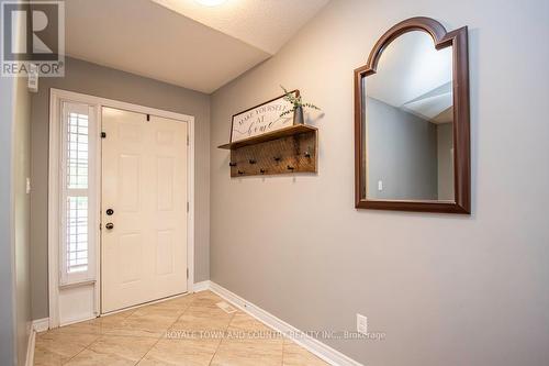 32 Broad Street, Kawartha Lakes, ON - Indoor Photo Showing Other Room