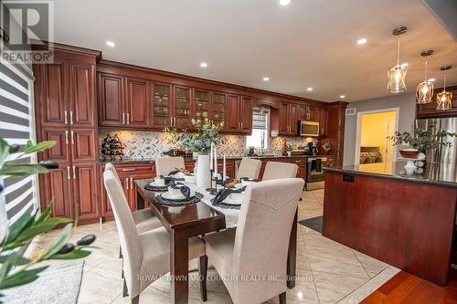 32 Broad Street, Kawartha Lakes, ON - Indoor Photo Showing Dining Room