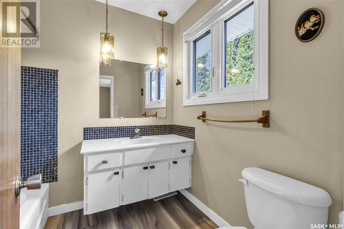1321 Conn Avenue, Saskatoon, SK - Indoor Photo Showing Bathroom
