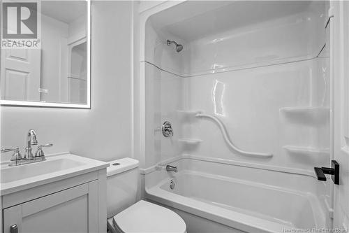 241-243 Millidge Avenue, Saint John, NB - Indoor Photo Showing Bathroom