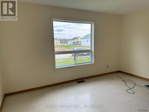 720 Edward Avenue, Black River-Matheson, ON - Indoor Photo Showing Other Room