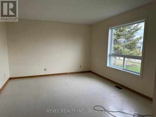 720 Edward Avenue, Black River-Matheson, ON - Indoor Photo Showing Other Room