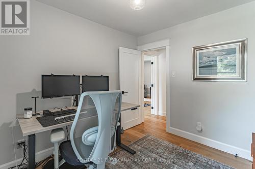 692 Tennent Court, London, ON - Indoor Photo Showing Office