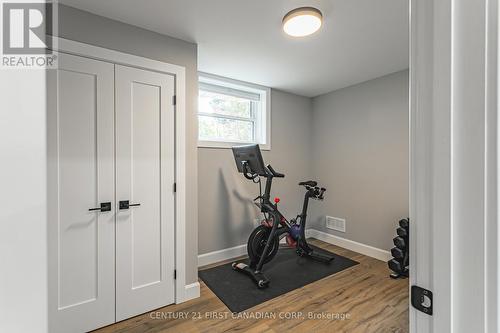 692 Tennent Court, London, ON - Indoor Photo Showing Gym Room