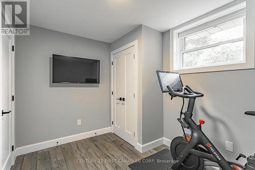 692 Tennent Court, London, ON - Indoor Photo Showing Gym Room