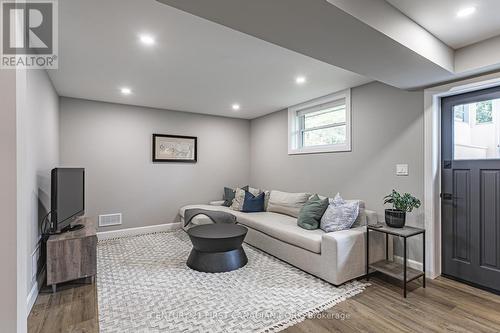 692 Tennent Court, London, ON - Indoor Photo Showing Other Room