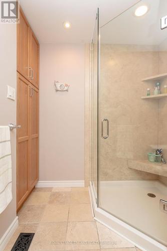 37 Brixham Road, London, ON - Indoor Photo Showing Bathroom