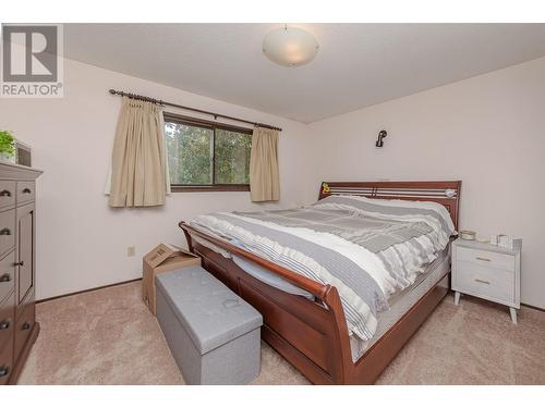 280 8 Street Se, Salmon Arm, BC - Indoor Photo Showing Bedroom