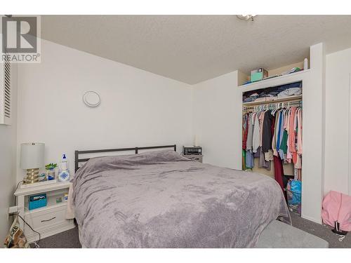 280 8 Street Se, Salmon Arm, BC - Indoor Photo Showing Bedroom