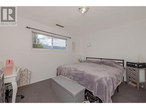 280 8 Street Se, Salmon Arm, BC - Indoor Photo Showing Bedroom