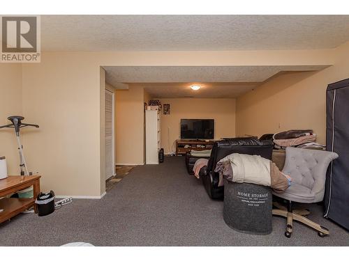 280 8 Street Se, Salmon Arm, BC - Indoor