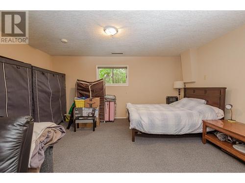 280 8 Street Se, Salmon Arm, BC - Indoor Photo Showing Bedroom