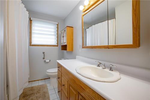 1524 Garrison Road, Fort Erie, ON - Indoor Photo Showing Bathroom