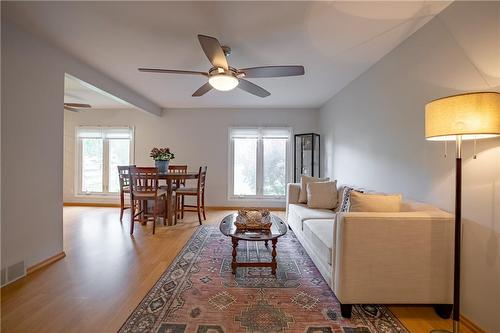 1524 Garrison Road, Fort Erie, ON - Indoor Photo Showing Living Room