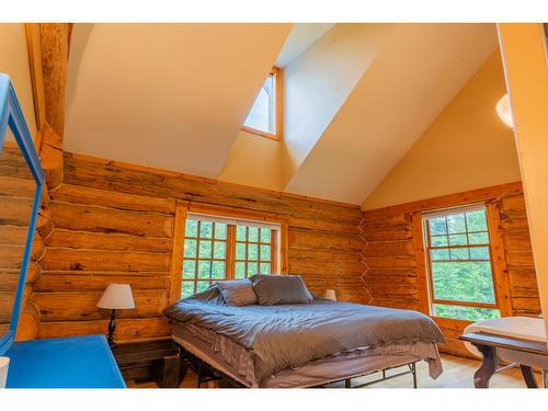 4621 Carlson East Road, Nelson, BC - Indoor Photo Showing Bedroom