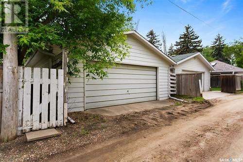 2812 Mccallum Avenue, Regina, SK - Outdoor With Exterior